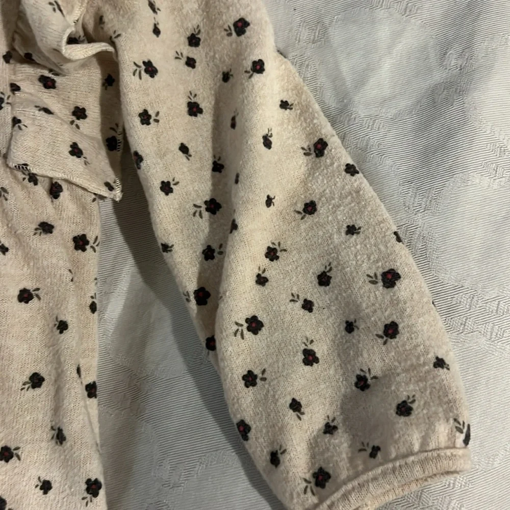 Zara size 2 Floral Dress with ruffle detail